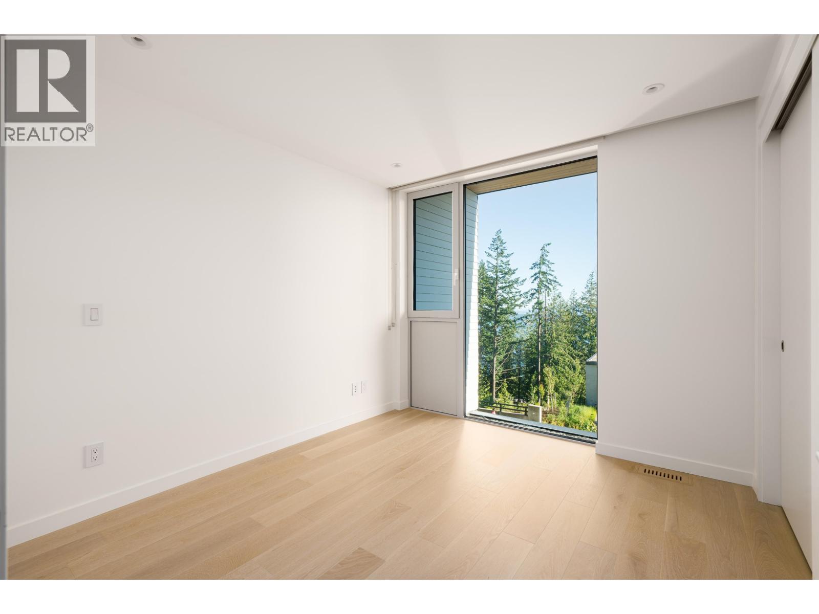 3317 CHIPPENDALE ROAD, West Vancouver