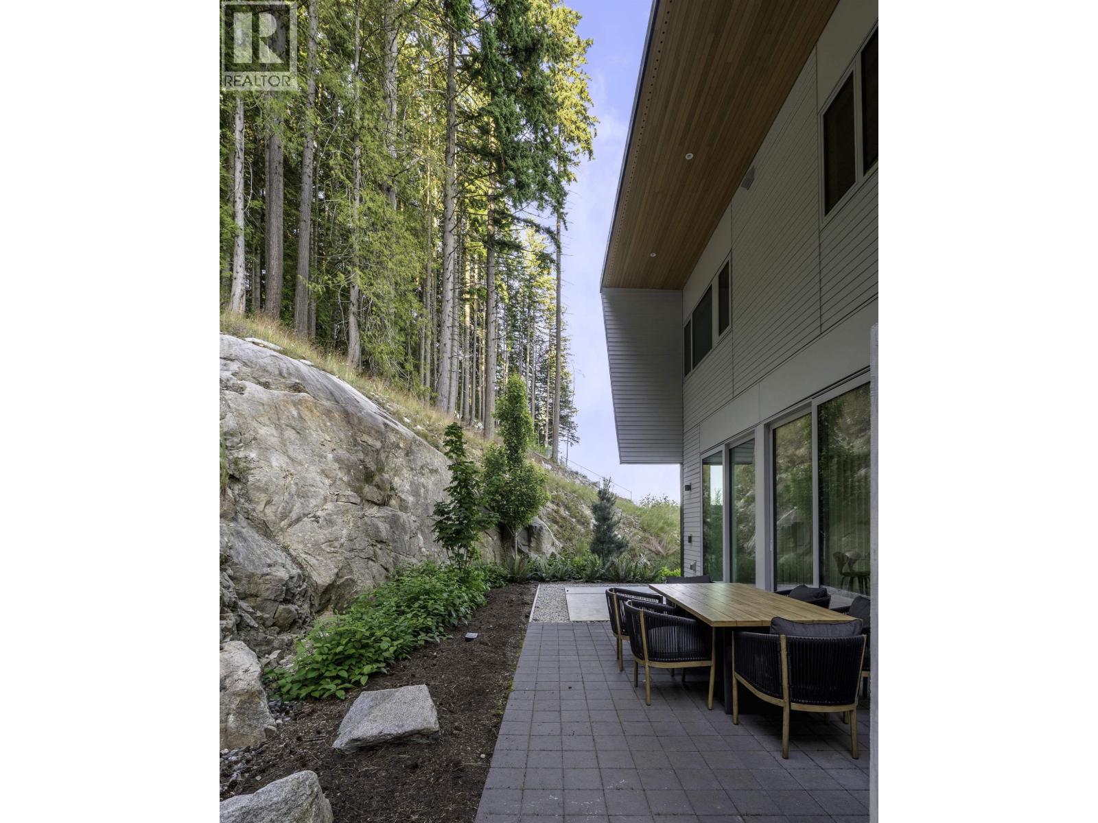 3317 CHIPPENDALE ROAD, West Vancouver