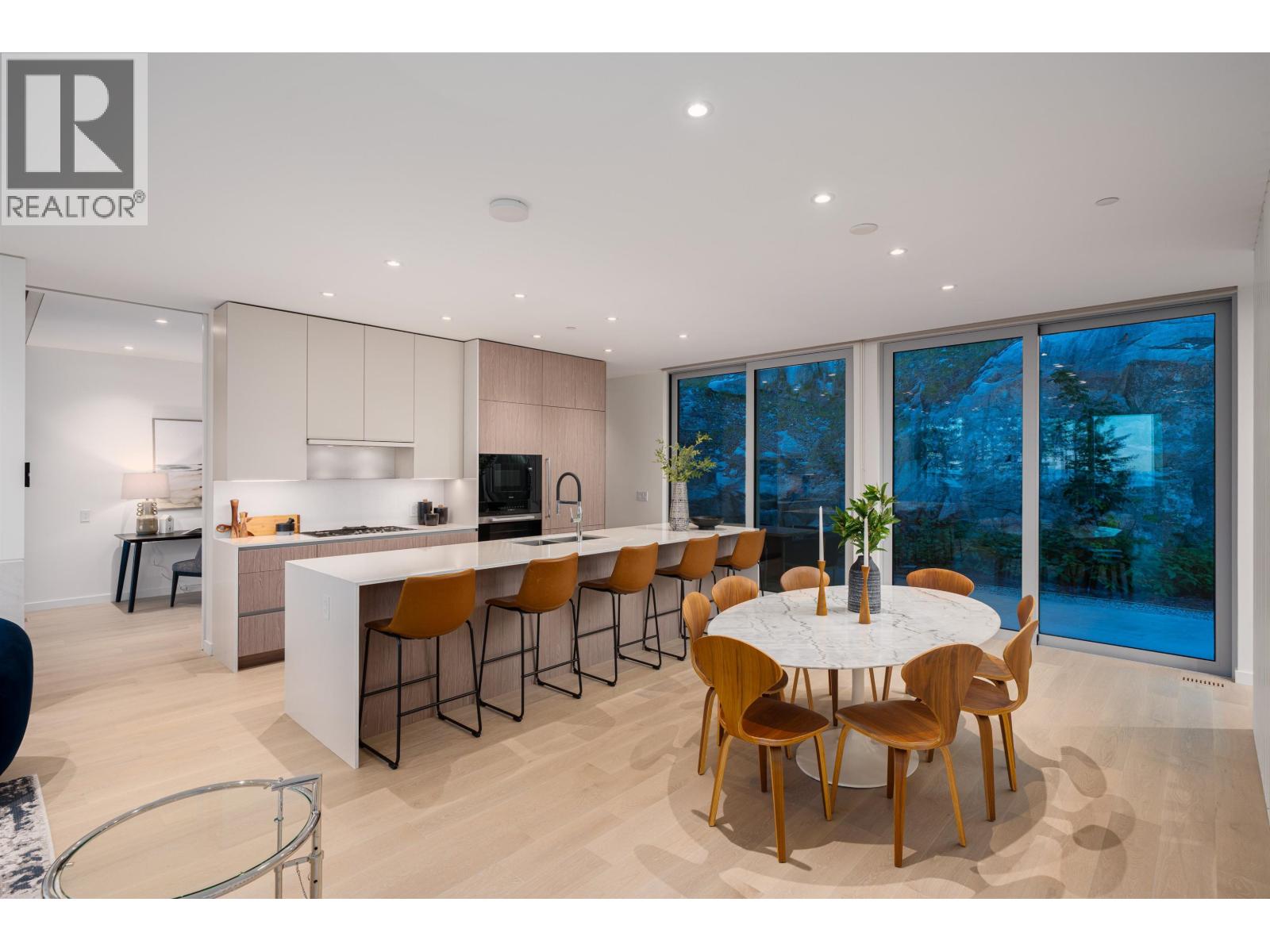 3317 CHIPPENDALE ROAD, West Vancouver