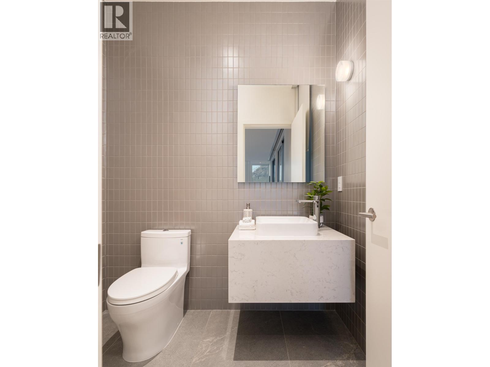 3317 CHIPPENDALE ROAD, West Vancouver