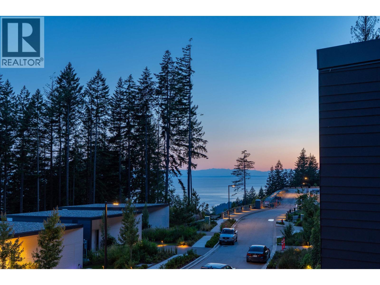 3317 CHIPPENDALE ROAD, West Vancouver
