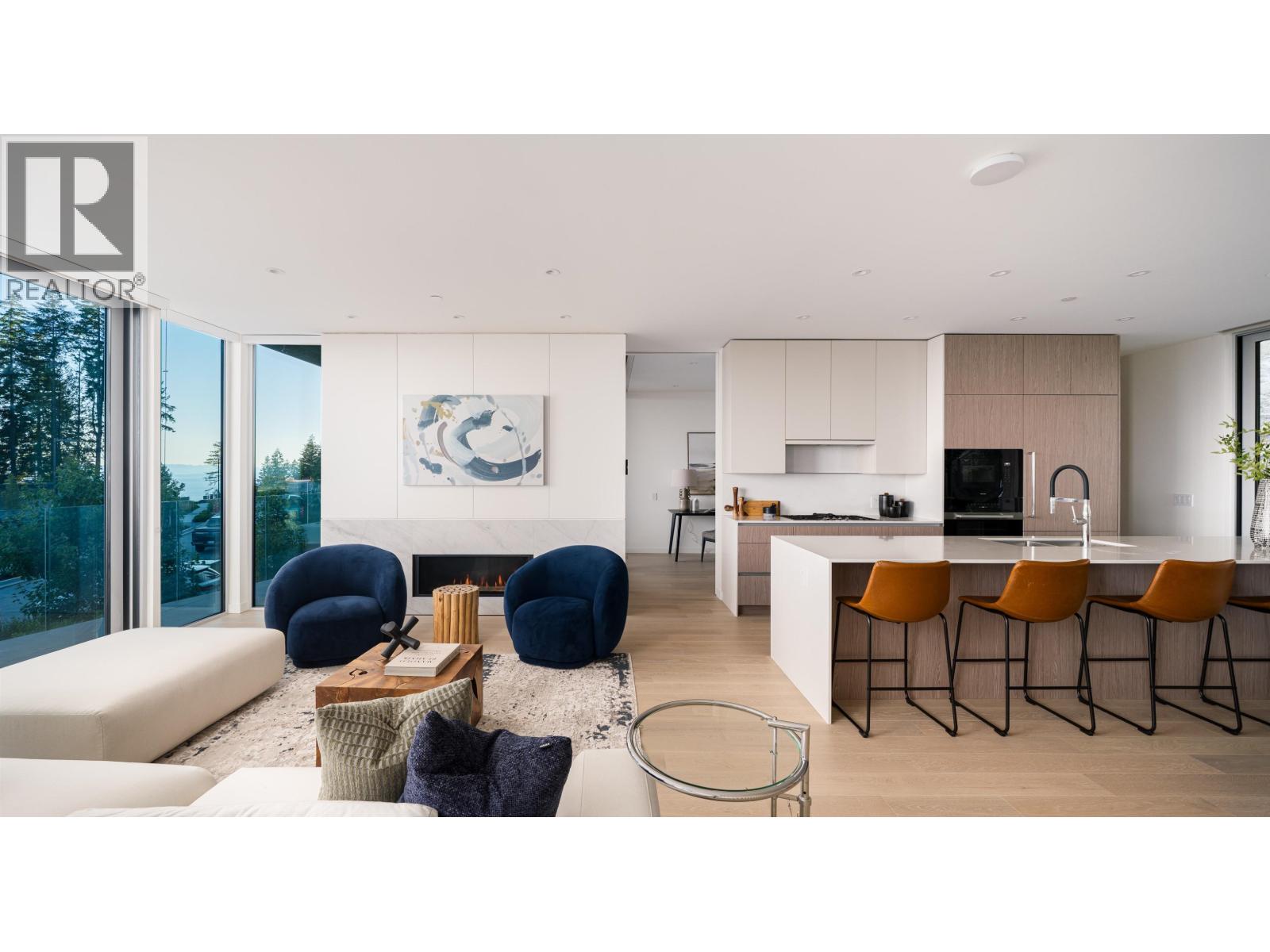 3317 CHIPPENDALE ROAD, West Vancouver