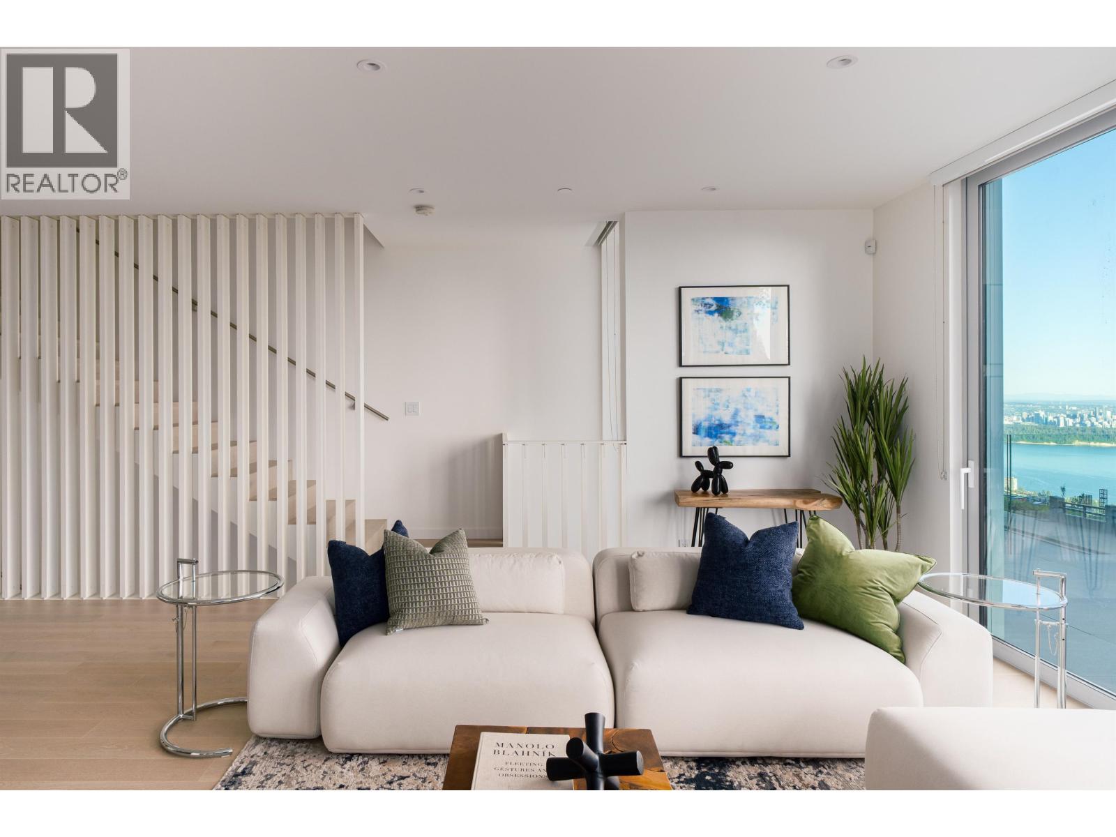 3317 CHIPPENDALE ROAD, West Vancouver