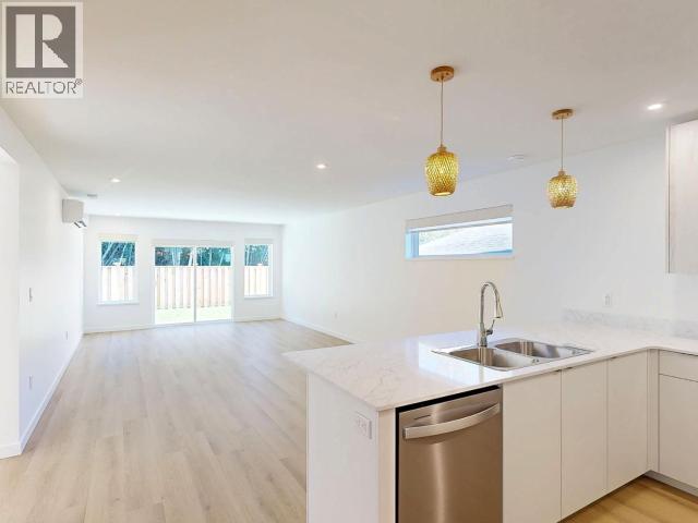 7160 EDGEHILL CRESCENT, Powell River