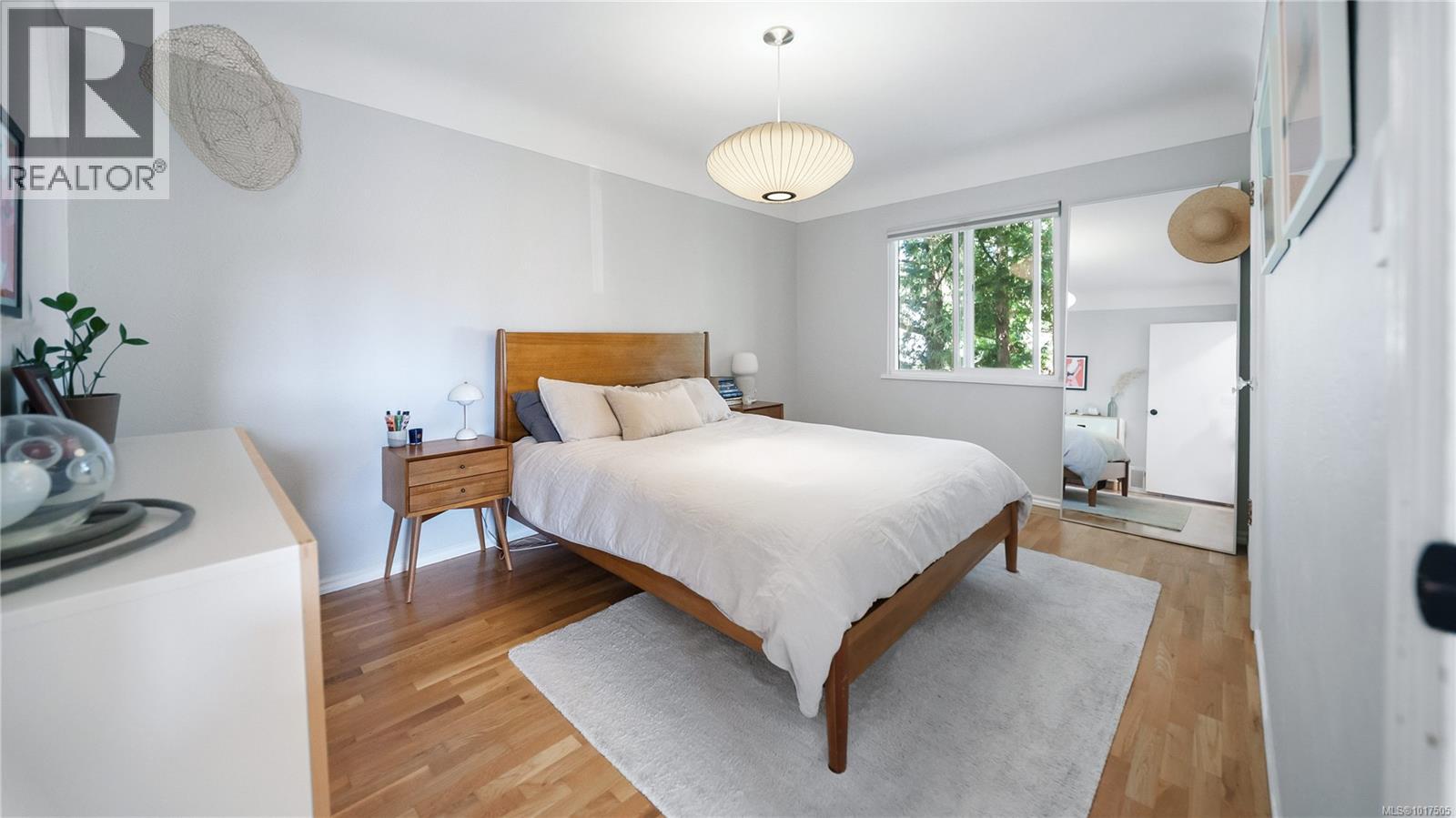  2720 Foul Bay Road, Saanich