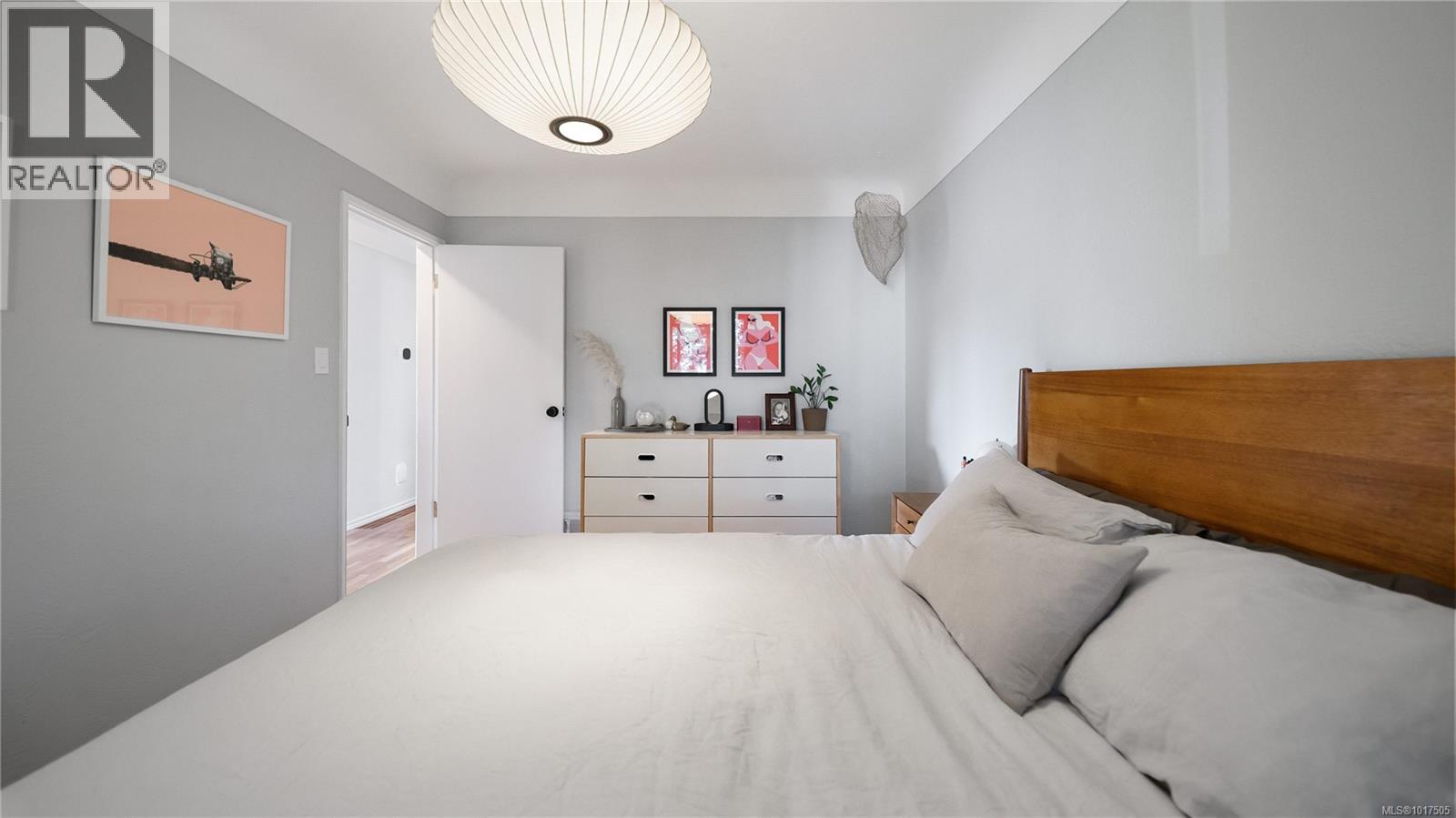 2720 Foul Bay Road, Saanich