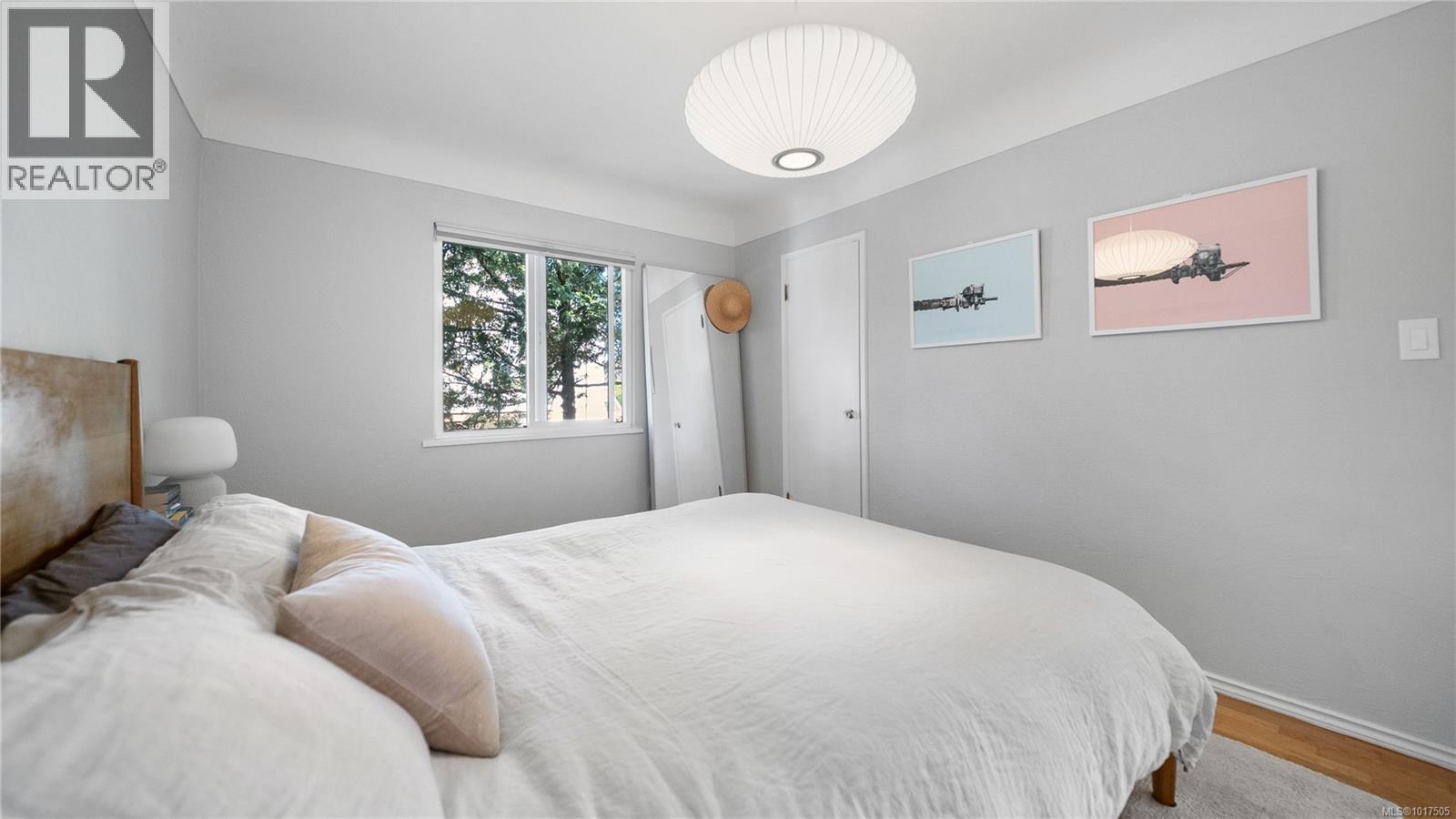  2720 Foul Bay Road, Saanich