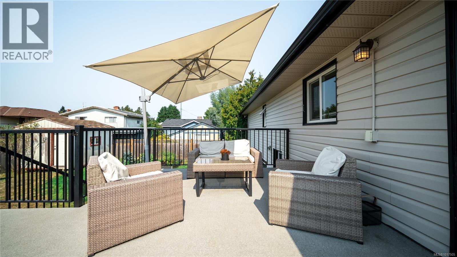  2720 Foul Bay Road, Saanich