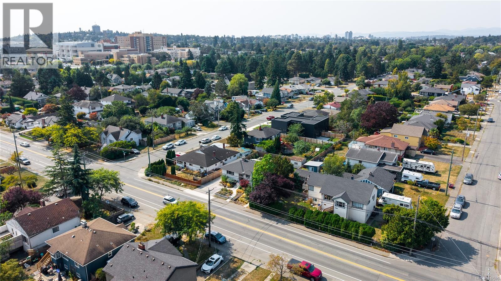  2720 Foul Bay Road, Saanich