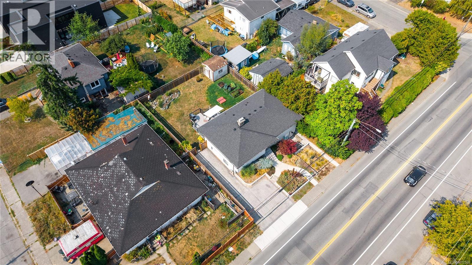  2720 Foul Bay Road, Saanich