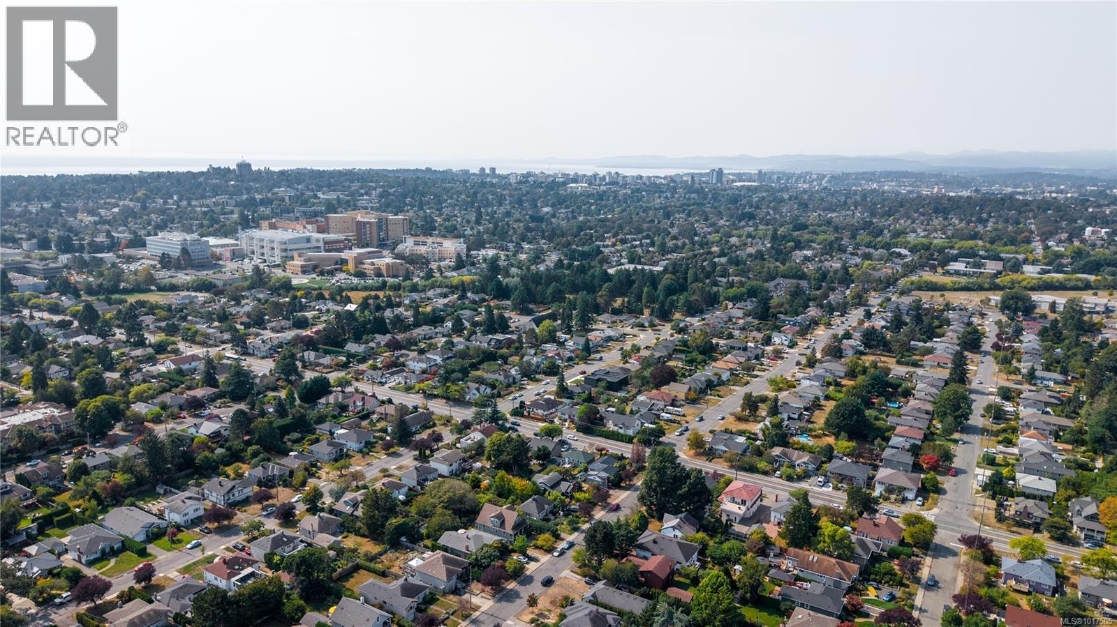  2720 Foul Bay Road, Saanich