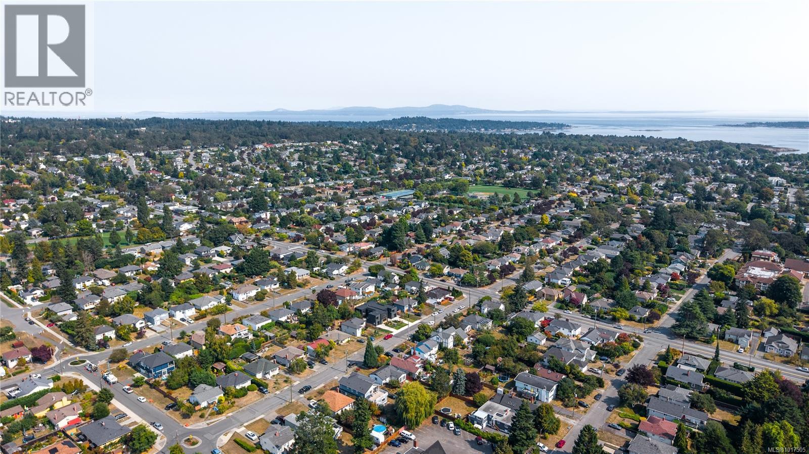  2720 Foul Bay Road, Saanich