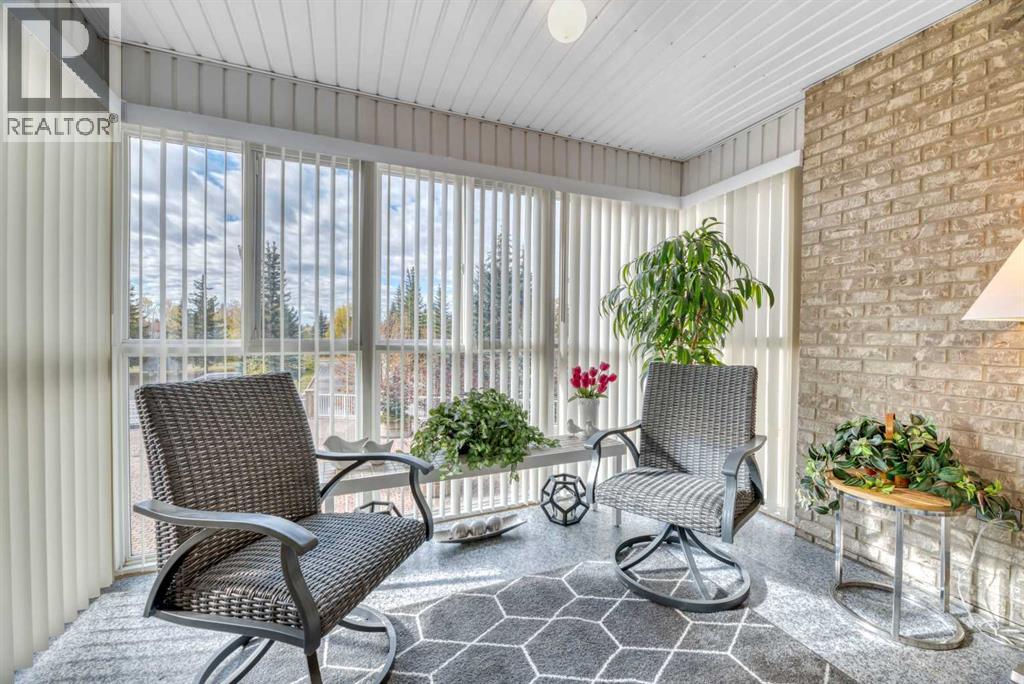 Single Family House for Sale in   Sierra Morena Boulevard SW Signal Hill Calgary 