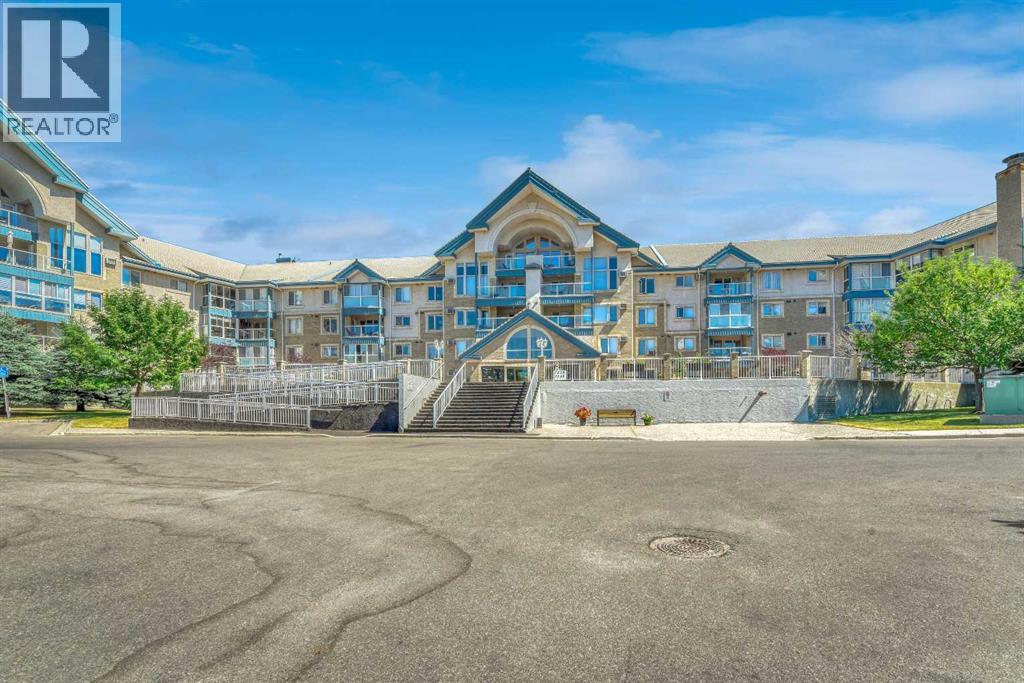 Single Family House for Sale in   Sierra Morena Boulevard SW Signal Hill Calgary 