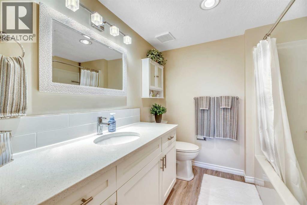 Single Family House for Sale in   Sierra Morena Boulevard SW Signal Hill Calgary 