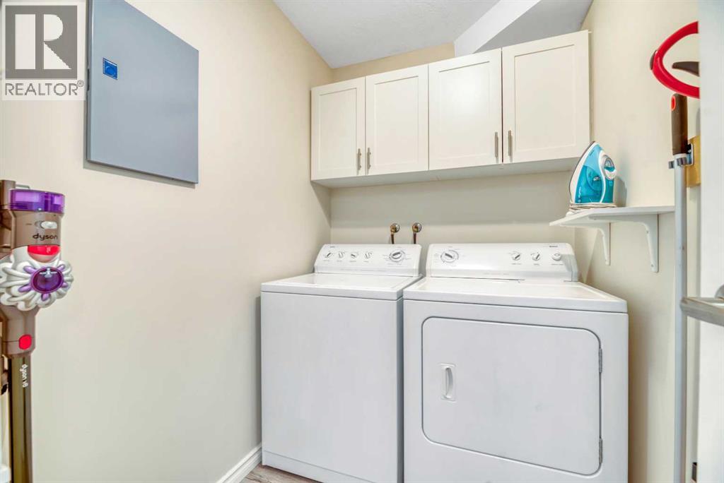 Single Family House for Sale in   Sierra Morena Boulevard SW Signal Hill Calgary 