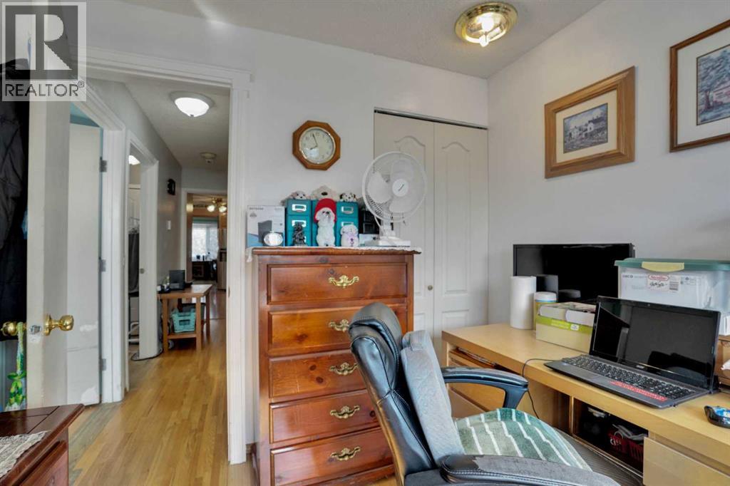 Single Family House Bungalow for Sale in  Falworth Way NE Falconridge Calgary 