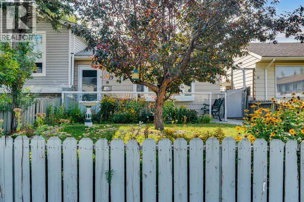 Single Family House Bungalow for Sale in  Falworth Way NE Falconridge Calgary 