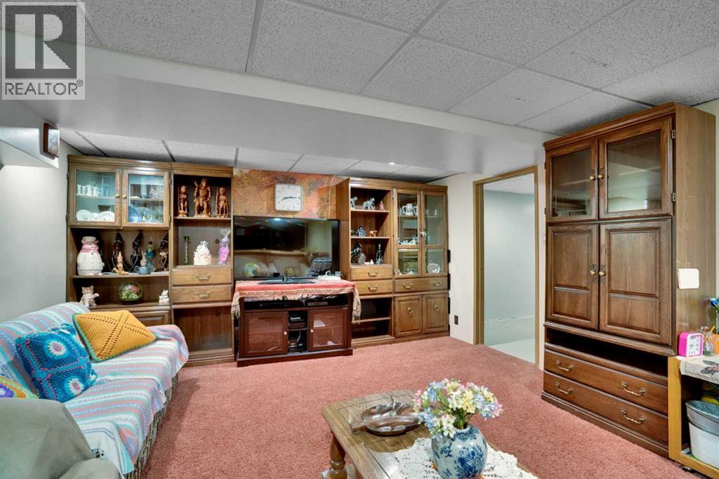 Single Family House Bungalow for Sale in  Falworth Way NE Falconridge Calgary 