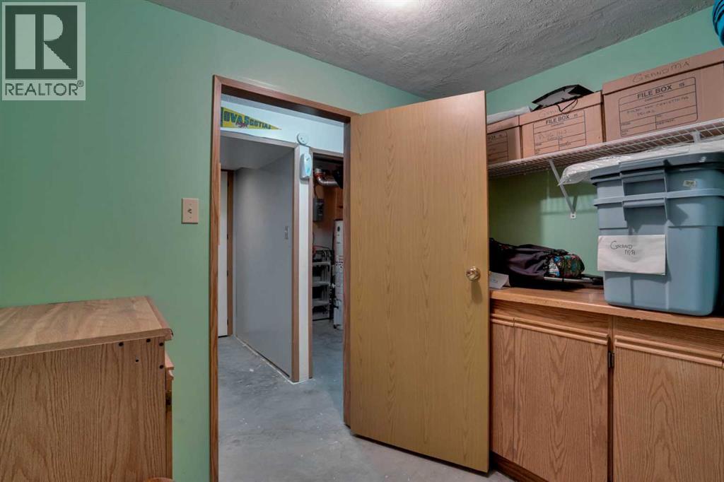 Single Family House Bungalow for Sale in  Falworth Way NE Falconridge Calgary 