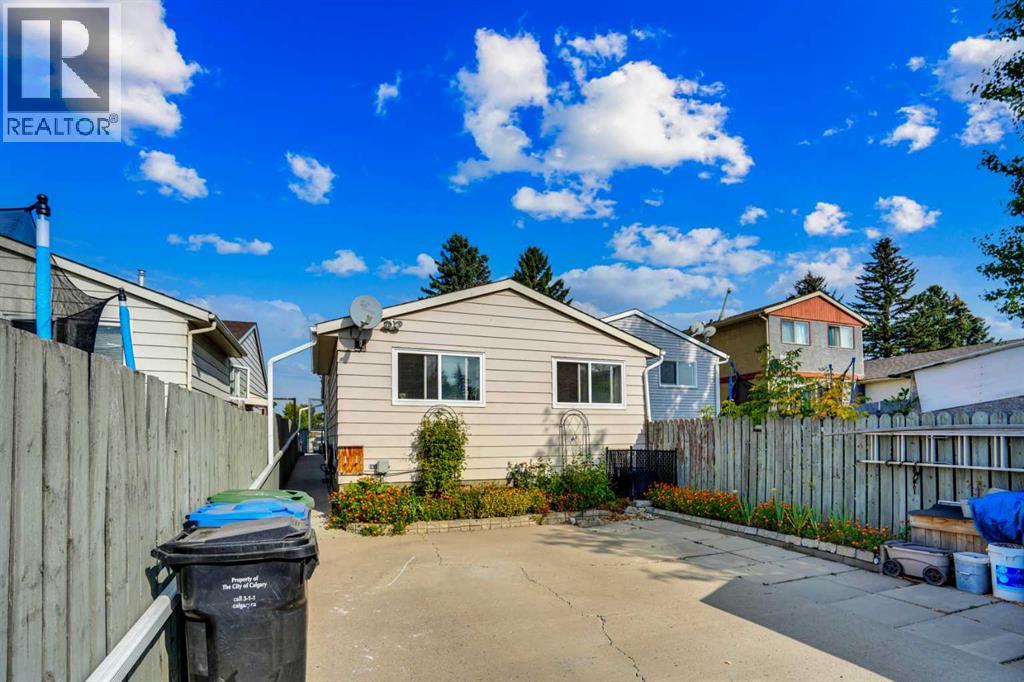 Single Family House Bungalow for Sale in  Falworth Way NE Falconridge Calgary 