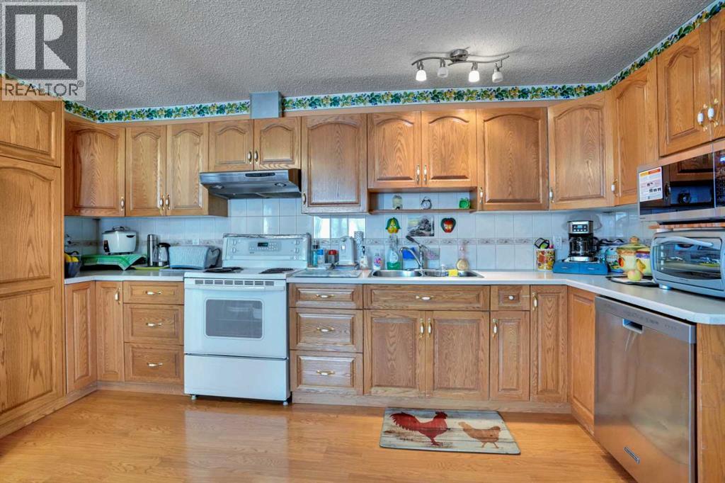 Single Family House Bungalow for Sale in  Falworth Way NE Falconridge Calgary 
