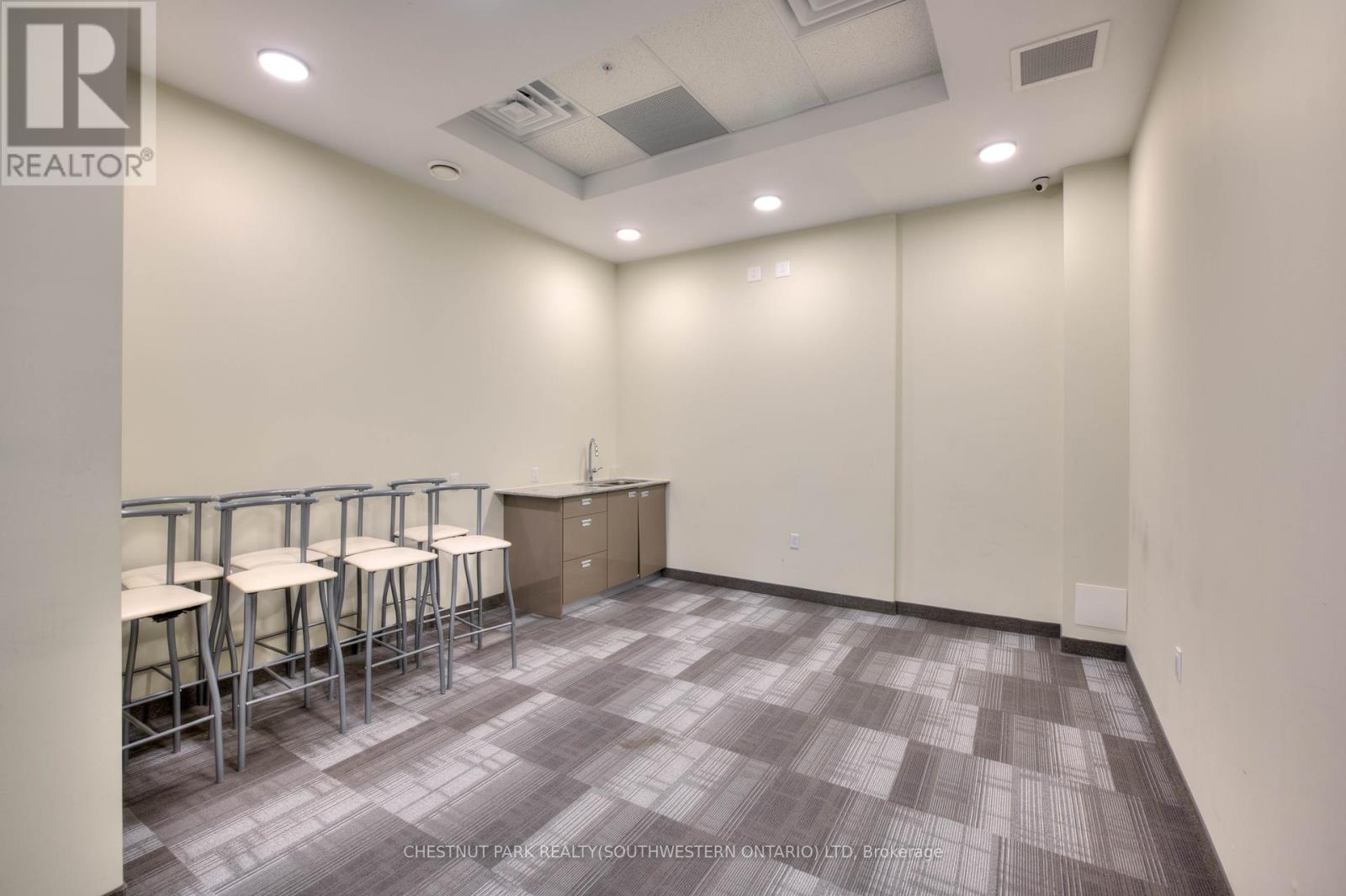 #415 257 HEMLOCK STREET - 22