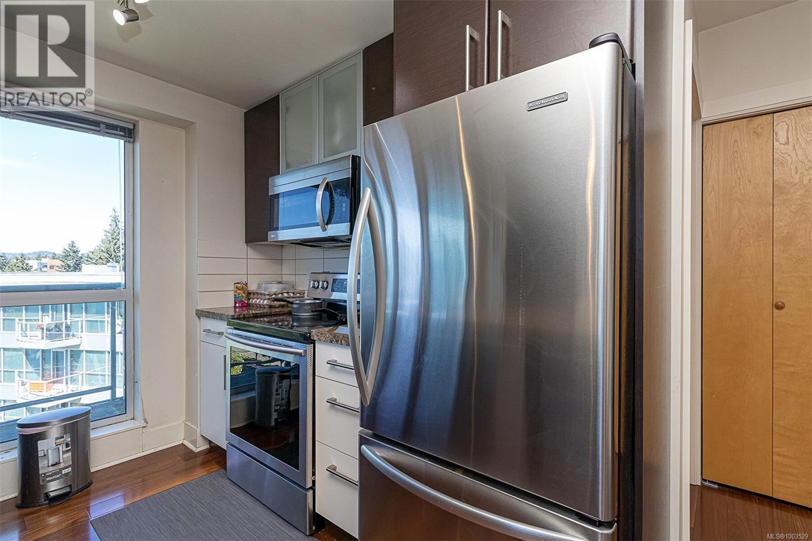 624 2745 Veterans Memorial Pkwy, Langford