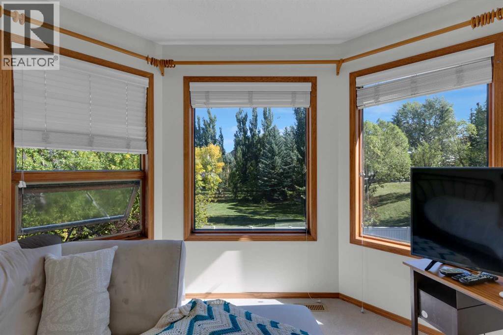 Single Family House for Sale in  Mountain Park Drive SE McKenzie Lake Calgary 
