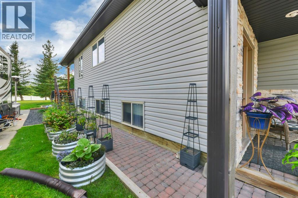 25074 South Pine Lake Road, Rural Red Deer County