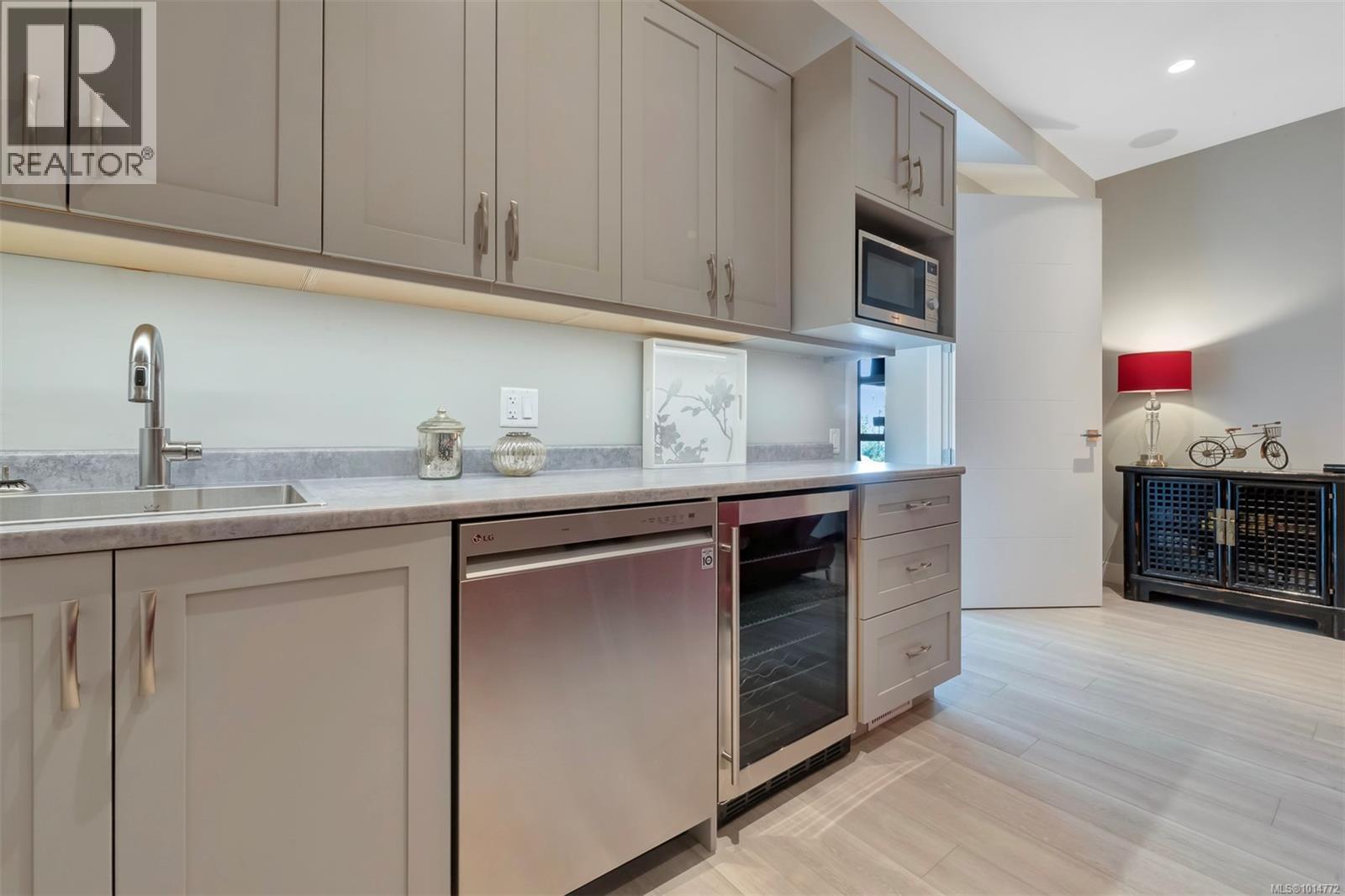  7470 Thornton Heights, Sooke