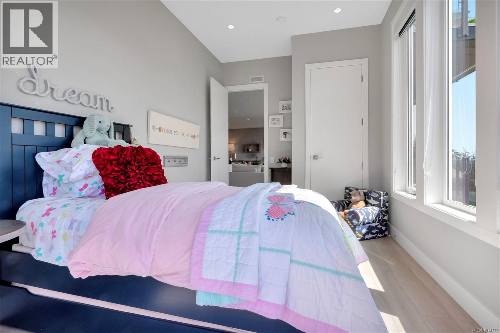  7470 Thornton Heights, Sooke