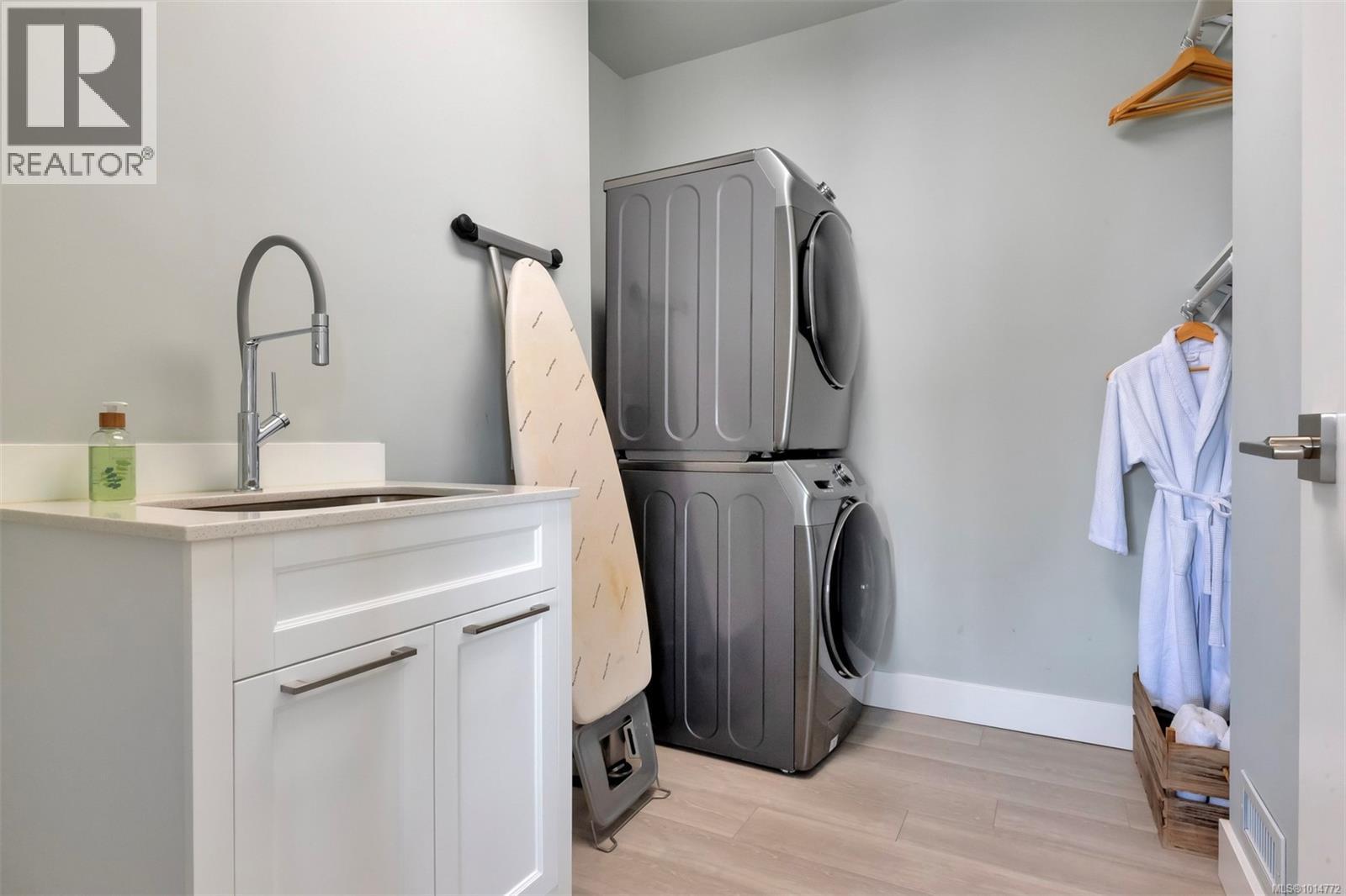  7470 Thornton Heights, Sooke