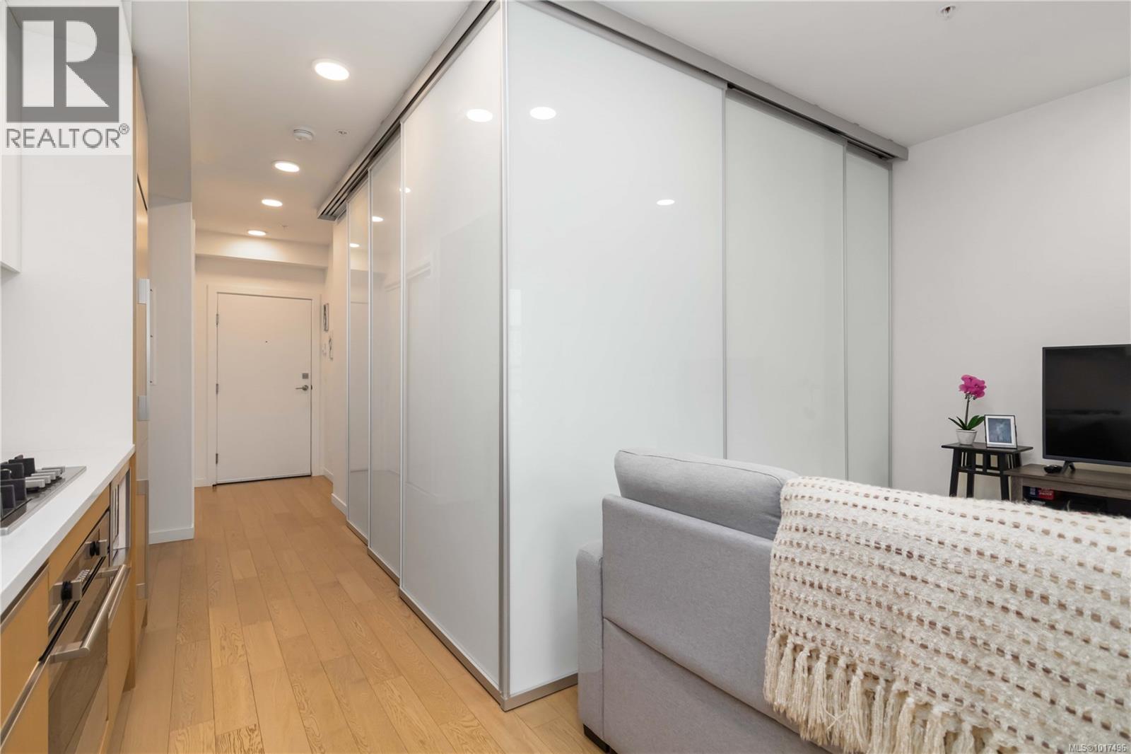 409 1033 Cook Street, Victoria