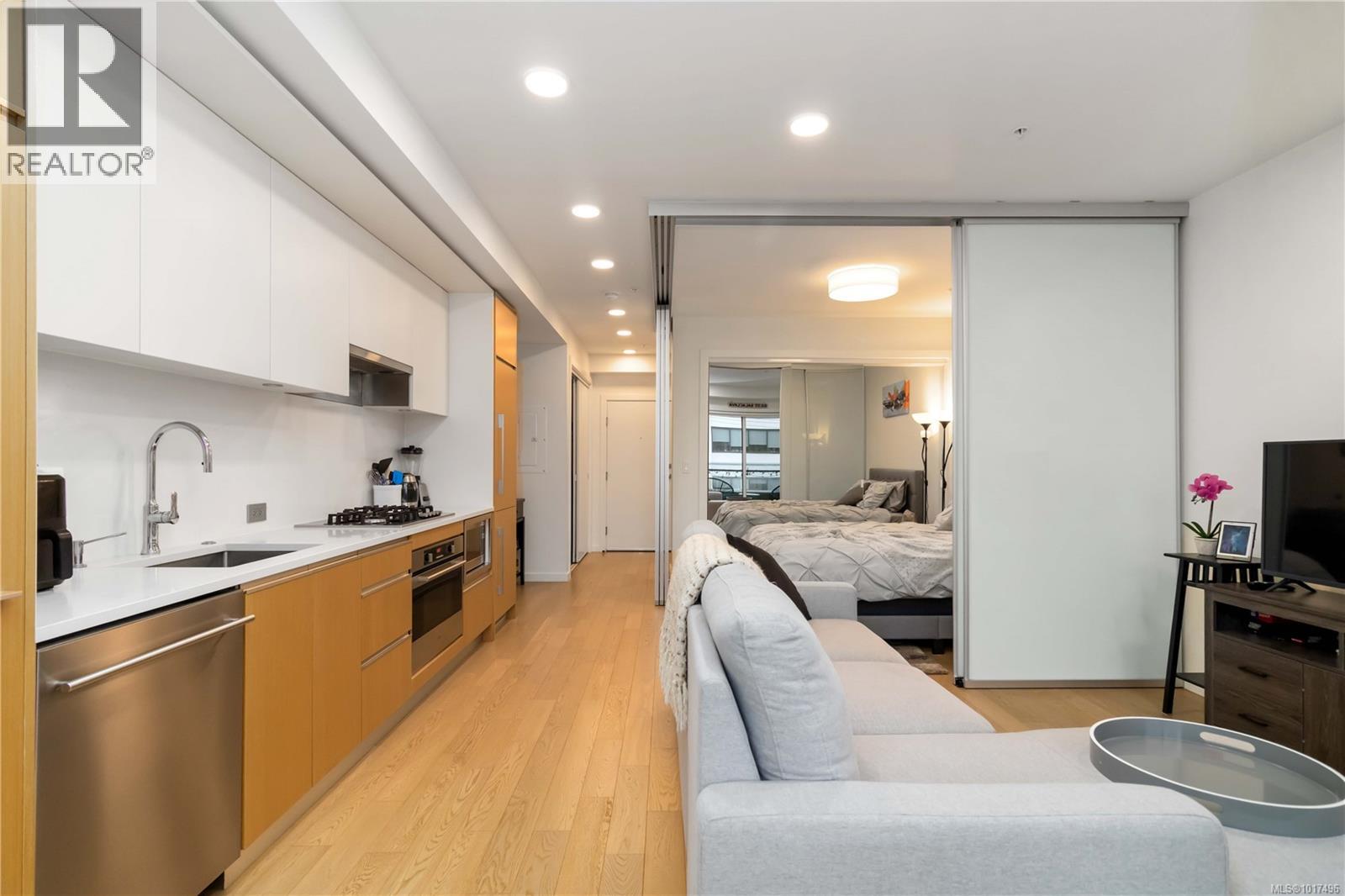 409 1033 Cook Street, Victoria