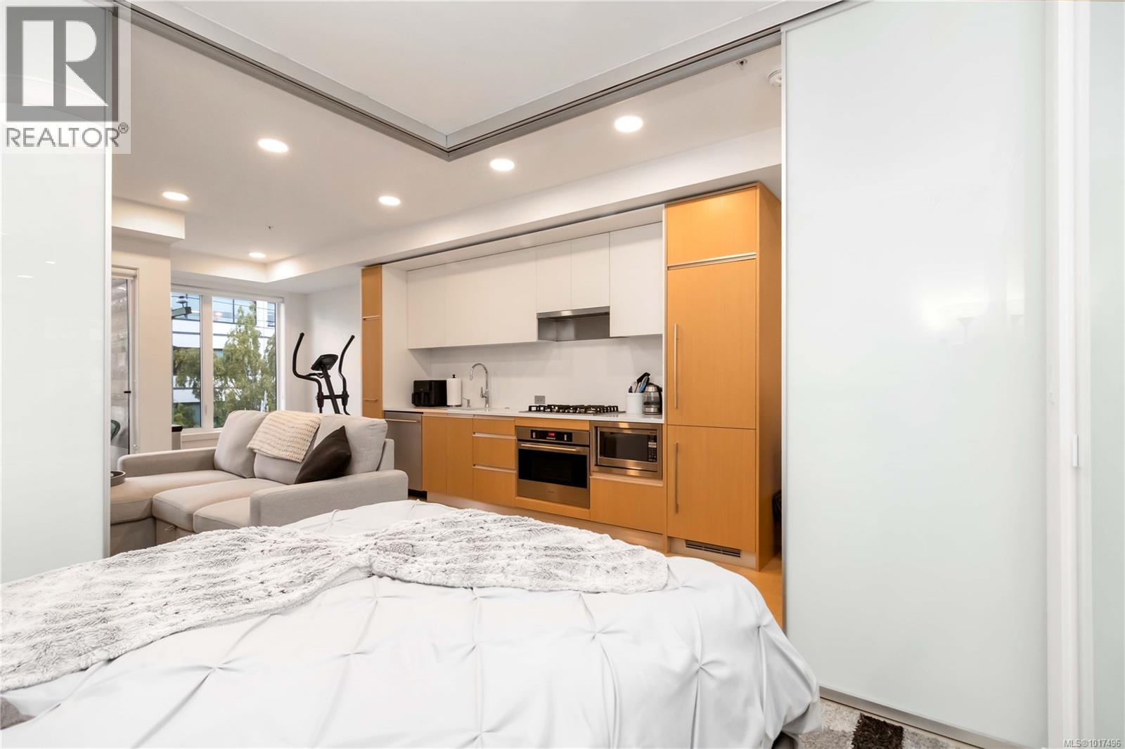 409 1033 Cook Street, Victoria