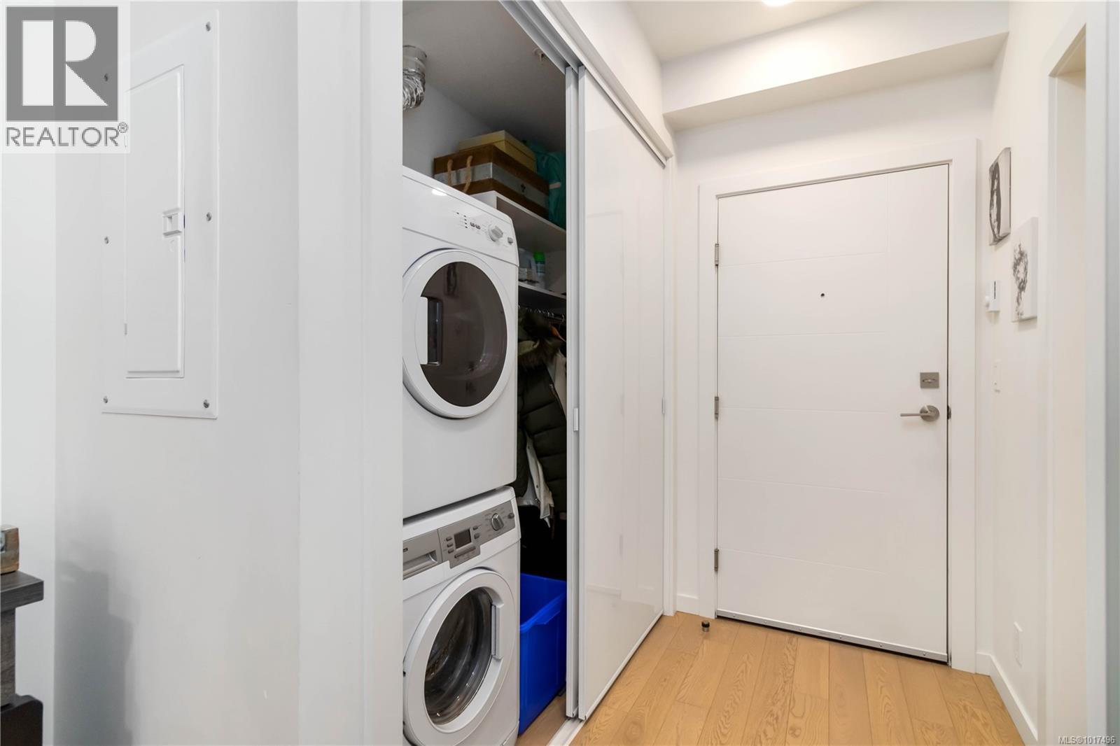 409 1033 Cook Street, Victoria
