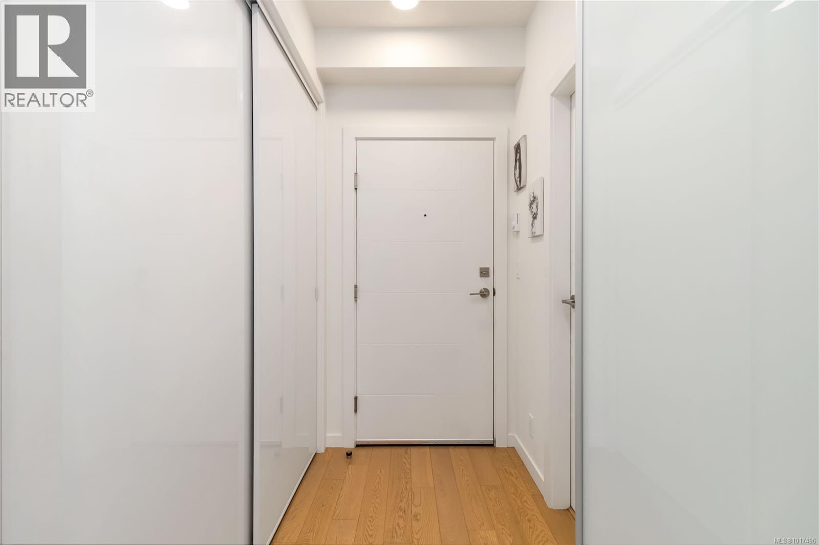 409 1033 Cook Street, Victoria