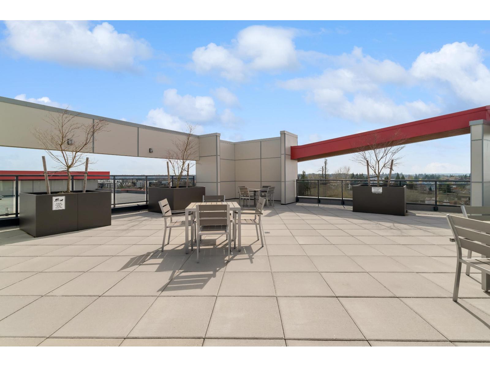 519 20061 FRASER HIGHWAY, Langley