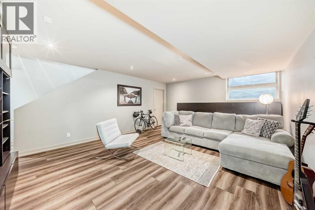 Single Family House for Sale in   Avenue SW Richmond Calgary 