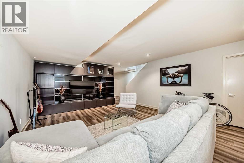 Single Family House for Sale in   Avenue SW Richmond Calgary 
