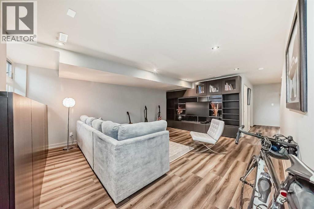 Single Family House for Sale in   Avenue SW Richmond Calgary 