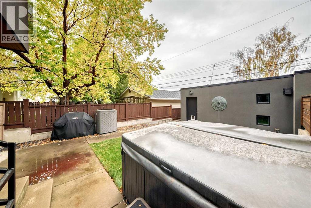 Single Family House for Sale in   Avenue SW Richmond Calgary 