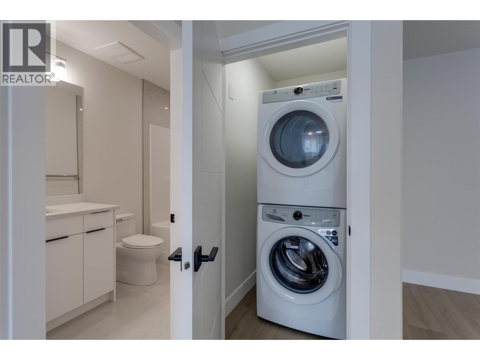  1123 Greenock Court, Kelowna