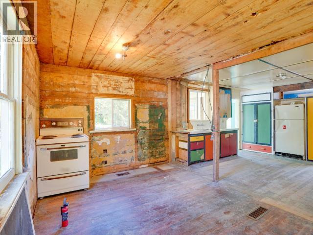 6338 JONCAS PLACE, Powell River