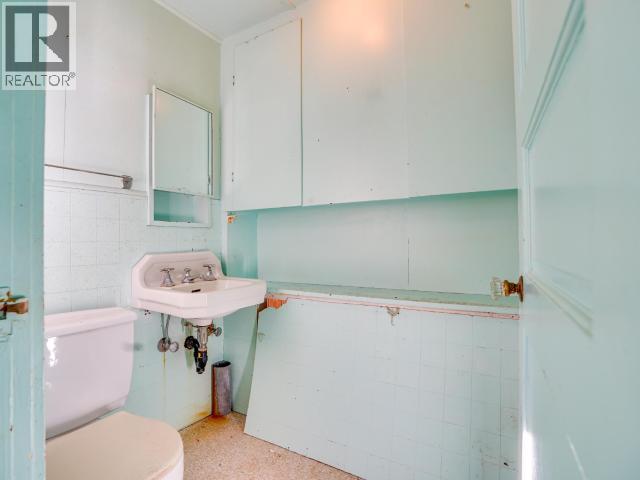 6338 JONCAS PLACE, Powell River