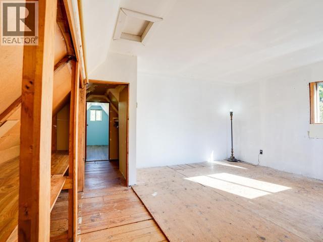 6338 JONCAS PLACE, Powell River
