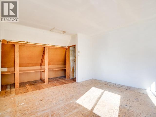 6338 JONCAS PLACE, Powell River