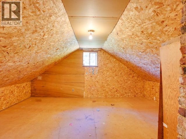6338 JONCAS PLACE, Powell River
