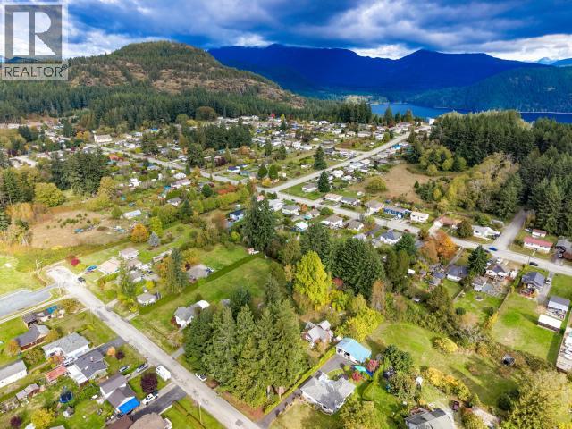 6338 JONCAS PLACE, Powell River
